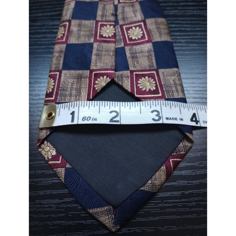 VINTAGE BILL BLASS SILK NECKTIE – Geometric Check & Floral Medallion – Navy... - Picture 4 of 4